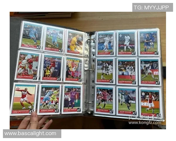 哪种足球球星卡设计最具视觉冲击力和收藏价值分析