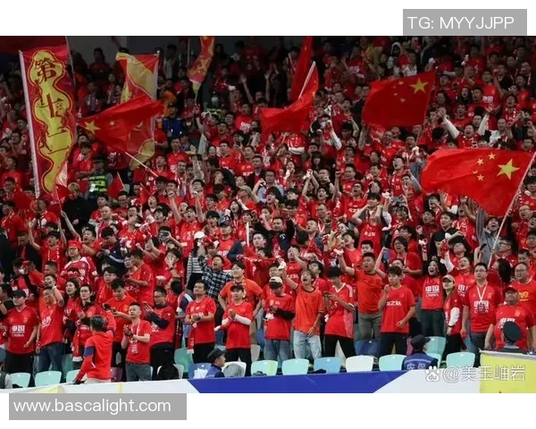 足球巨星闪耀赛场凝聚力量点燃激情谱写绿茵辉煌篇章